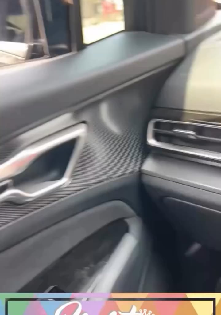 Quite possibly the most London-on-a-sunny-day kind of exchange I've ever seen captured on video....