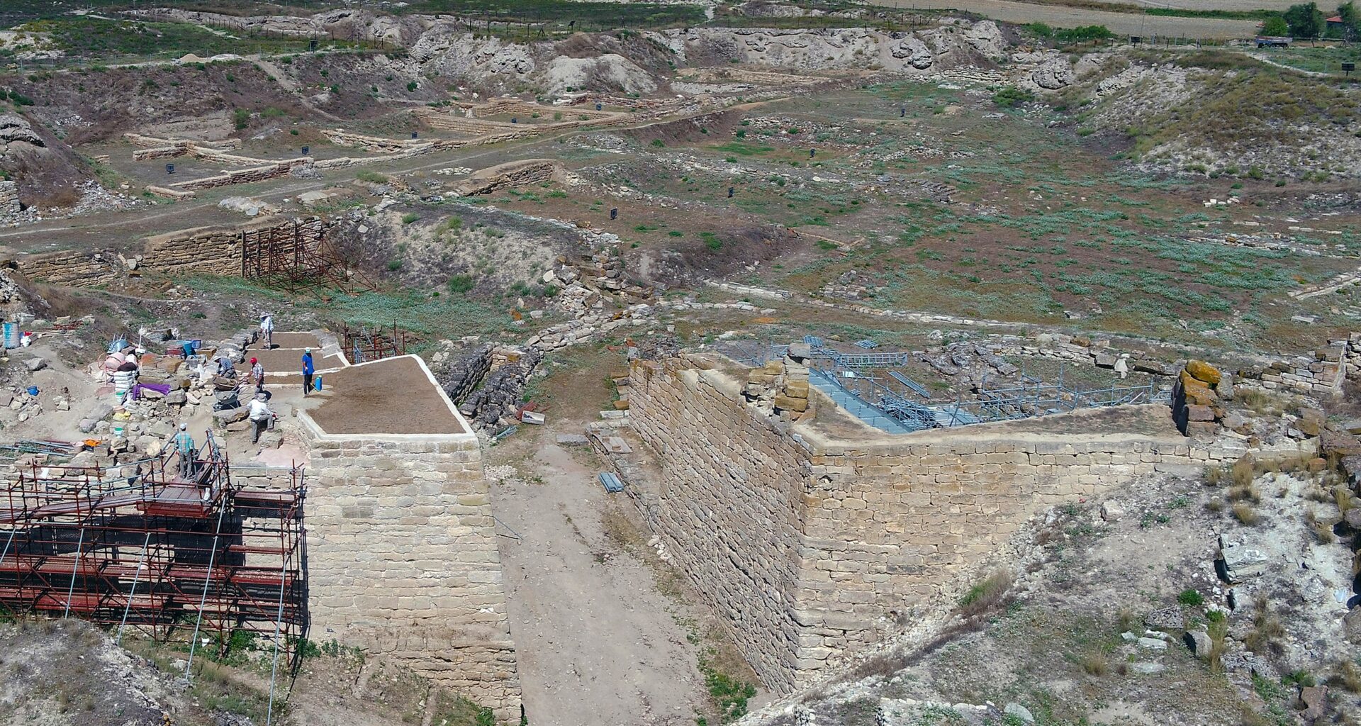 Photos of artifacts unearthed from Tumulus T26 in the ancient city of Gordion, Ankara, Türkiye, June 4, 2025. Credit: AA
