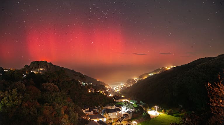 Aurora over Houghton Bay, Wellington on June 1, 2025.