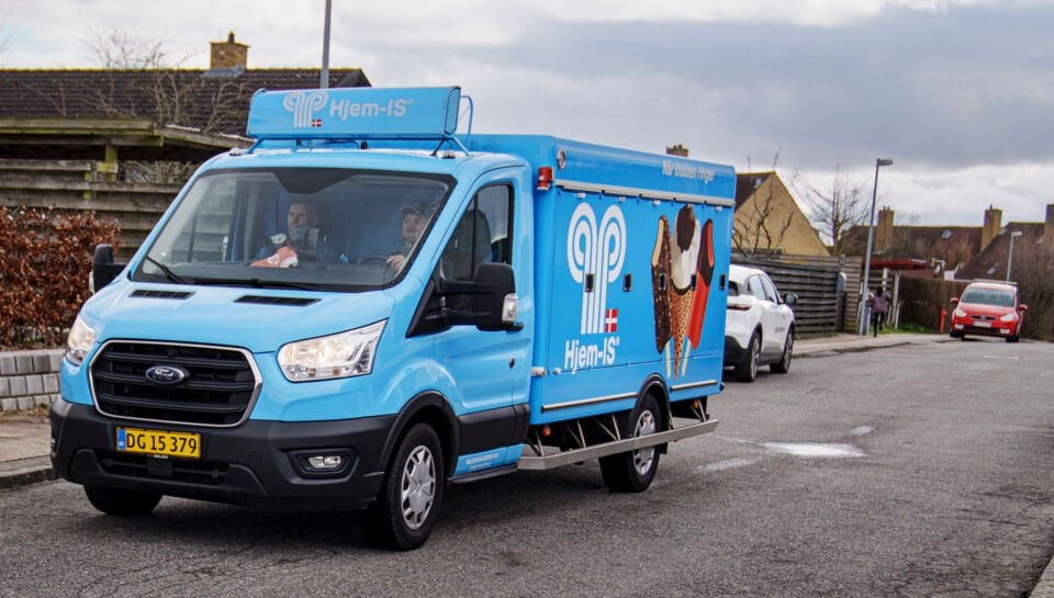 Biljagt i København: Is-tyv flygter fra betjente i stjålet Hjem-is-bil