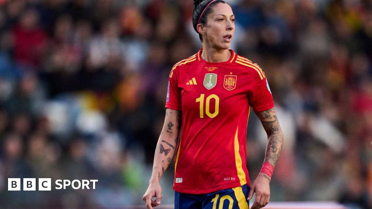 Spain striker Jenni Hermoso looking on