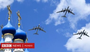 "Un verdadero desastre": cómo afectará a la capacidad de combate rusa la destrucción de sus bombarderos por parte de Ucrania
