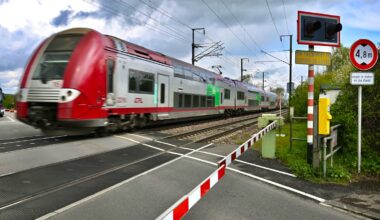 Walferdange : un bus heurte un passage à niveau, trafic ferroviaire perturbé