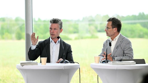 Försvarsminister Pål Jonson och statsminister Ulf Kristersson.