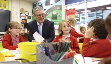 Government set to provide free school meals to half a million more children from 2026 - Politics UK