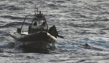 Royal Netherlands Navy seizes drugs totalling 3,000 kg in Caribbean Sea