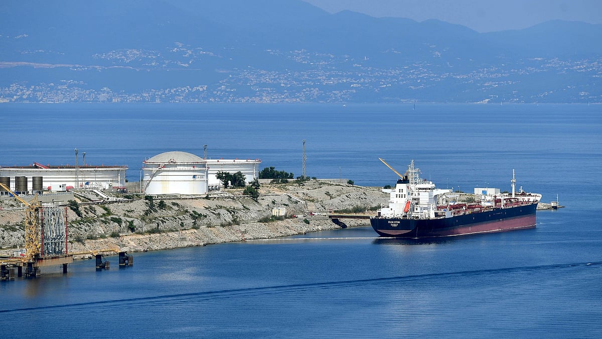 Hungarian oil companies MVM and MOL receive first joint Azeri crude shipment
