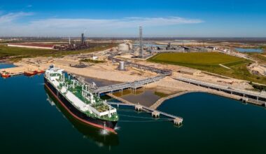 Cheniere approves Corpus Christi LNG expansion, updates company outlook