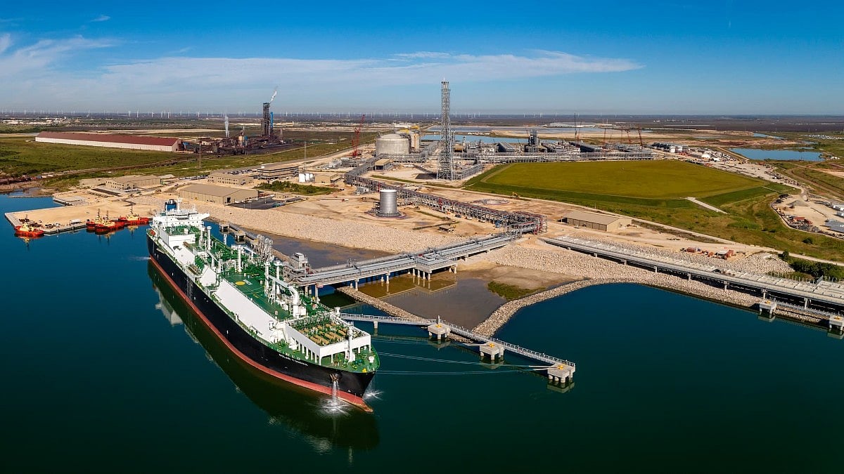 Cheniere approves Corpus Christi LNG expansion, updates company outlook