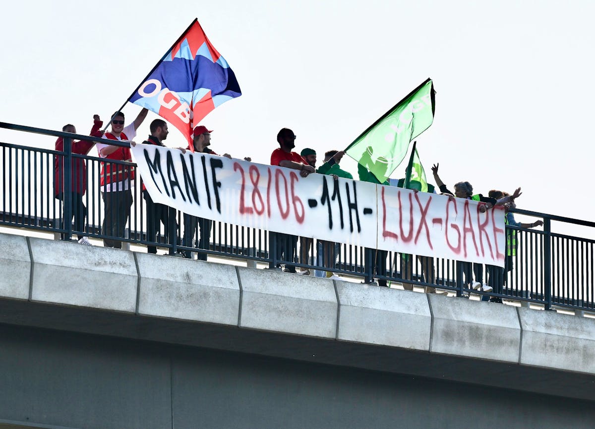 60% des électeurs estiment que l'appel de l'OGBL et du LCGB à manifester le 28 juin est positif. 60% des électeurs estiment que l'appel de l'OGBL et du LCGB à manifester le 28 juin est positif.