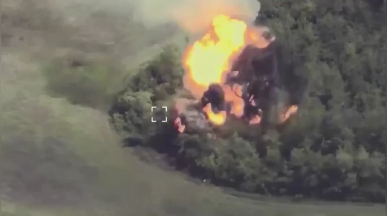 Russian 152 mm 2A65 is destroyed, somewhere in southern Ukraine.