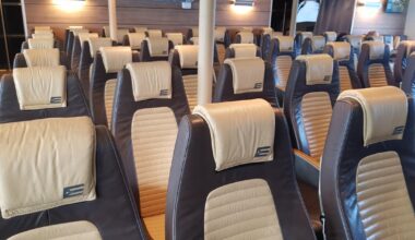 Why are there Cuban flags on the seats in the Bergen - Flåm ferry?