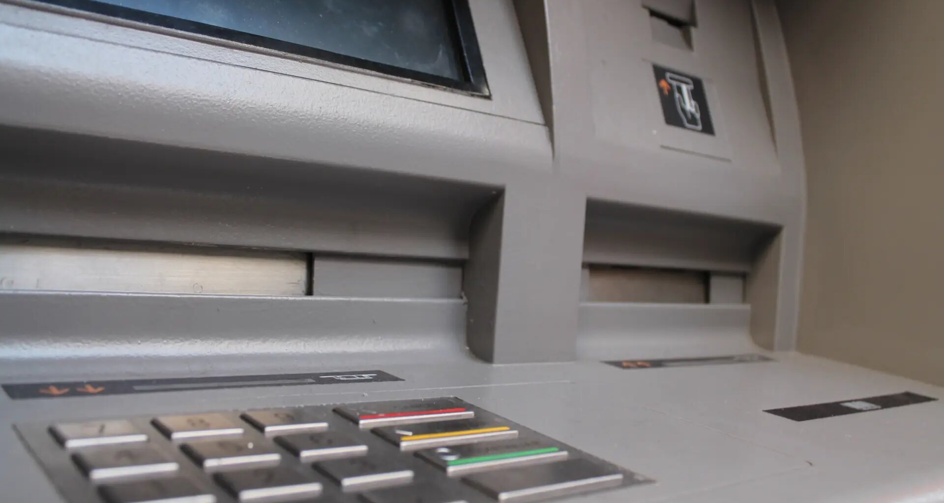 Así afectará a la banca española y a los usuarios la nueva ley de cajeros en España
