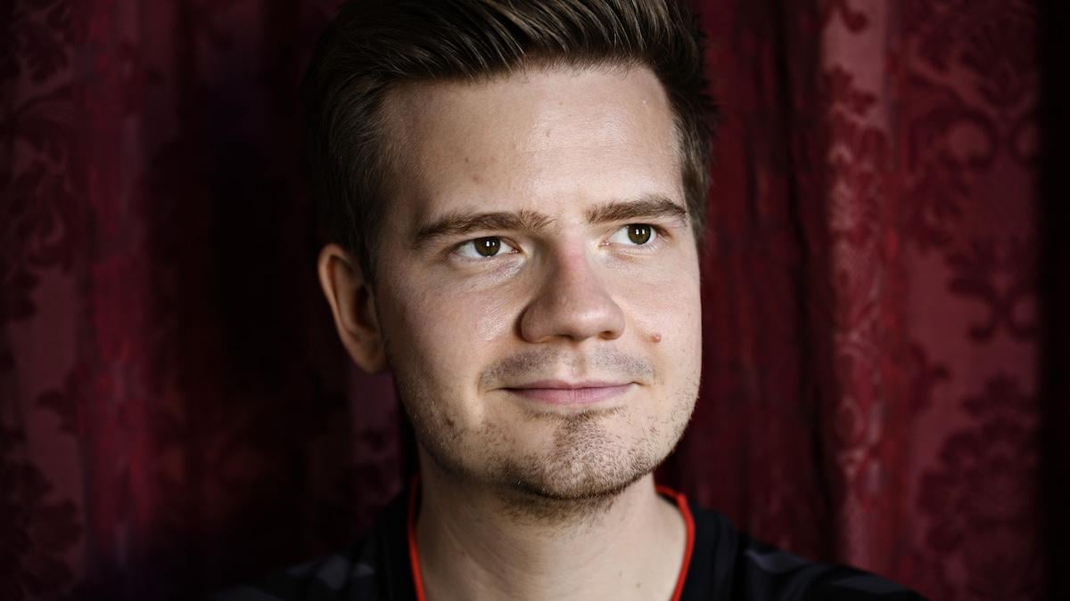 Dansk Counter-Strike-stjerne hyldes efter karrierestop: 'En af de allerstørste'. Verdens eneste femdobbelte Major-vinder, Peter 'dupreeh' Rasmussen, annoncerede søndag aften sit karrierestop.