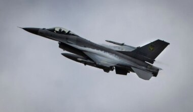 Ukraine News: Ukrainischer F-16-Pilot stirbt bei massiven Luftschlägen - Politik