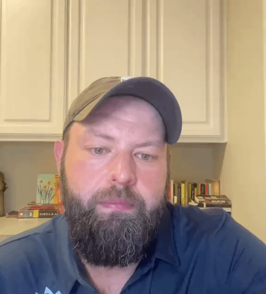 Wow. This is Robert Arnold. #FlagsUp🇺🇸