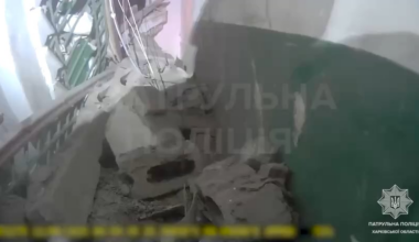 Unbreakable Kharkiv.  Ukrainian man sings the national anthem from under the rubble after attacks by Russian "shaheds" while rescuers dig him out.