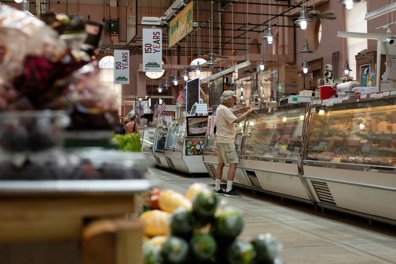 US consumer spending falls; tariff-related boost to inflation awaited