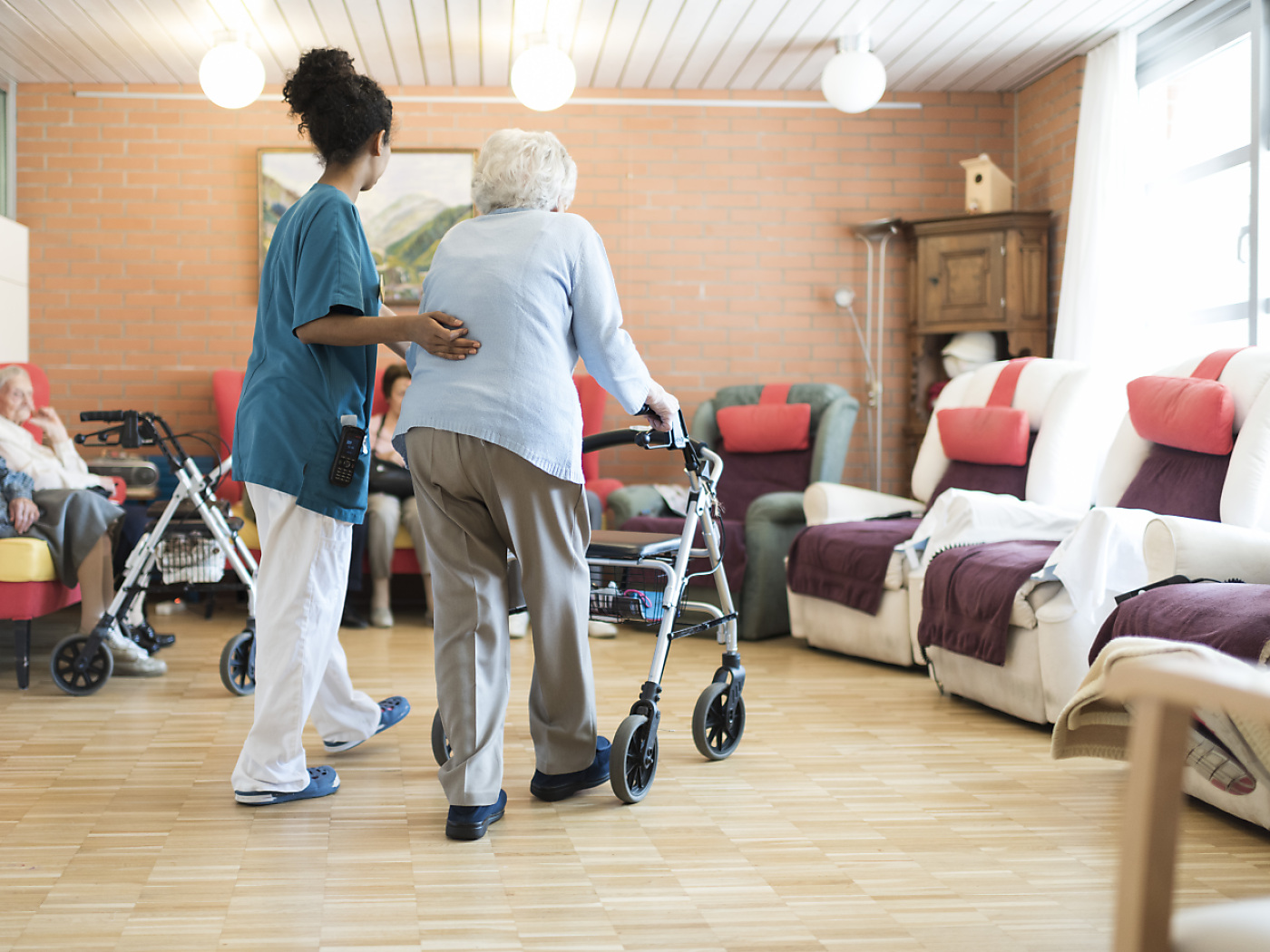 Swiss population continues to grow older