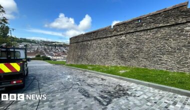 Three police officers injured in disorder in Derry