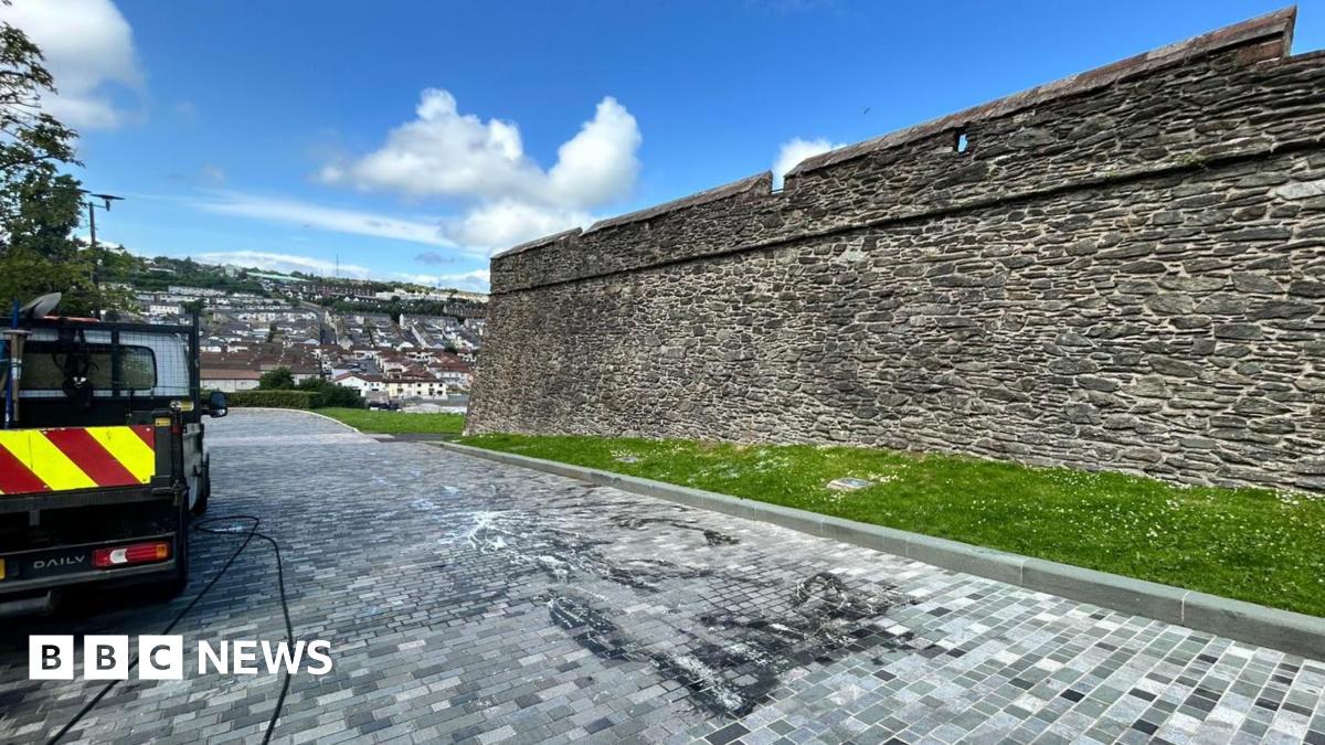 Three police officers injured in disorder in Derry