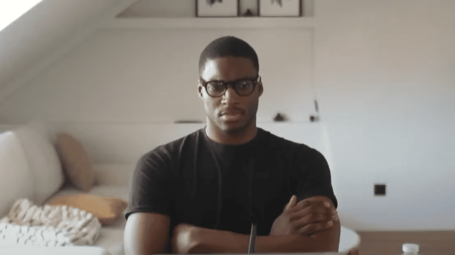 Le compte TikTok de l'influenceur masculiniste Alex Hitchens supprimé