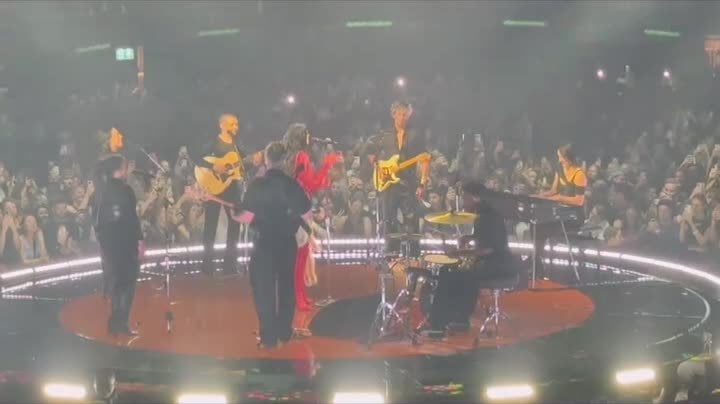 Dua Lipa zingt Hazes in de Ziggo Dome