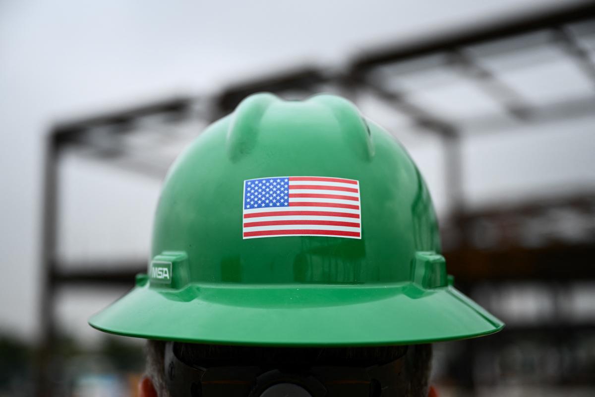 May jobs report expected to show hiring slowdown, flat unemployment rate