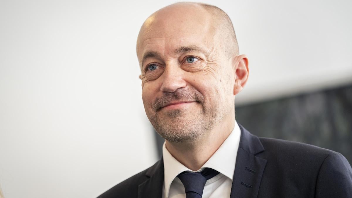 Ordførere savner svar: 'Havde Magnus Heunicke været syg i dag, havde han nok stået bedre, end han gør nu'