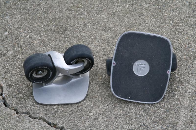 Is er een fysieke winkel waar freeskates te koop zijn?
