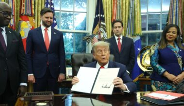 Marco Rubio appears to be the latest politician to snub Donald Trump behind his back