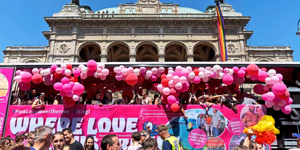 FPÖ-Politiker sinniert über österreichisches Pride-Verbot