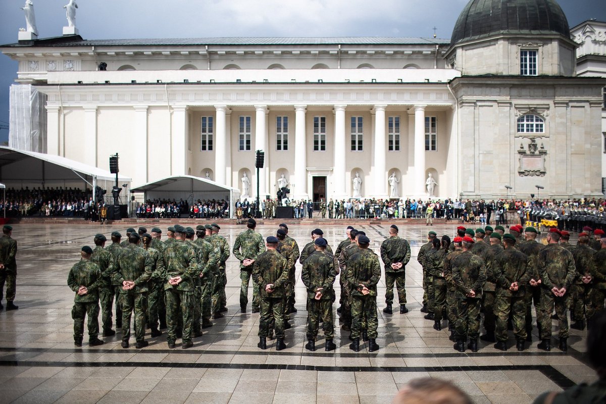 Seven out of 10 Lithuanians view German brigade deployment favourably – survey
