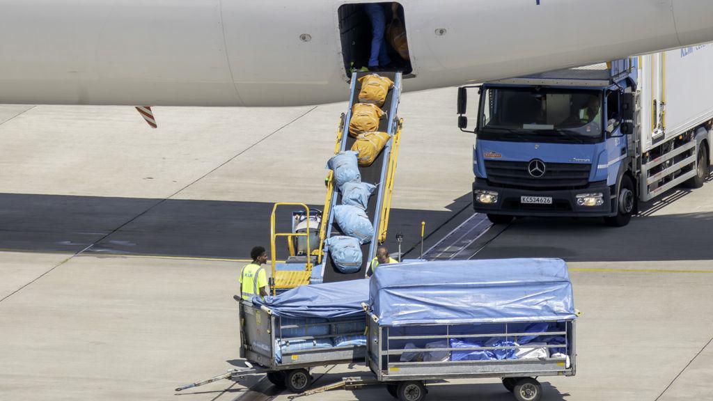 Grondpersoneel KLM mag zaterdag van de rechter niet staken