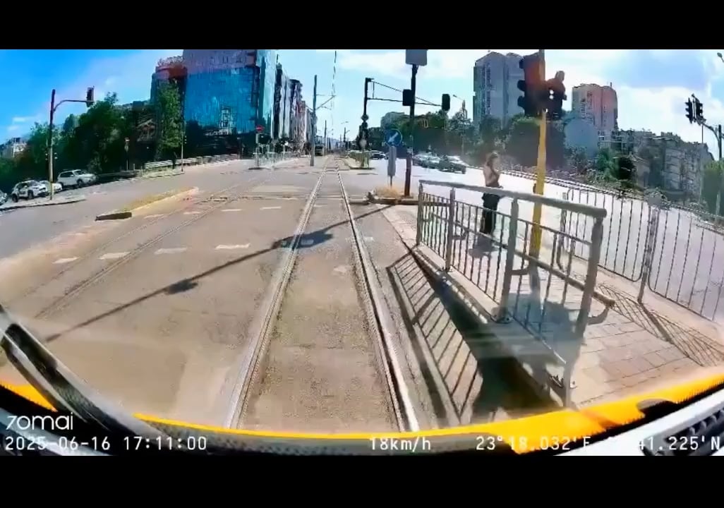 Бабка vs Трамвай.  Епизод 1 и 2