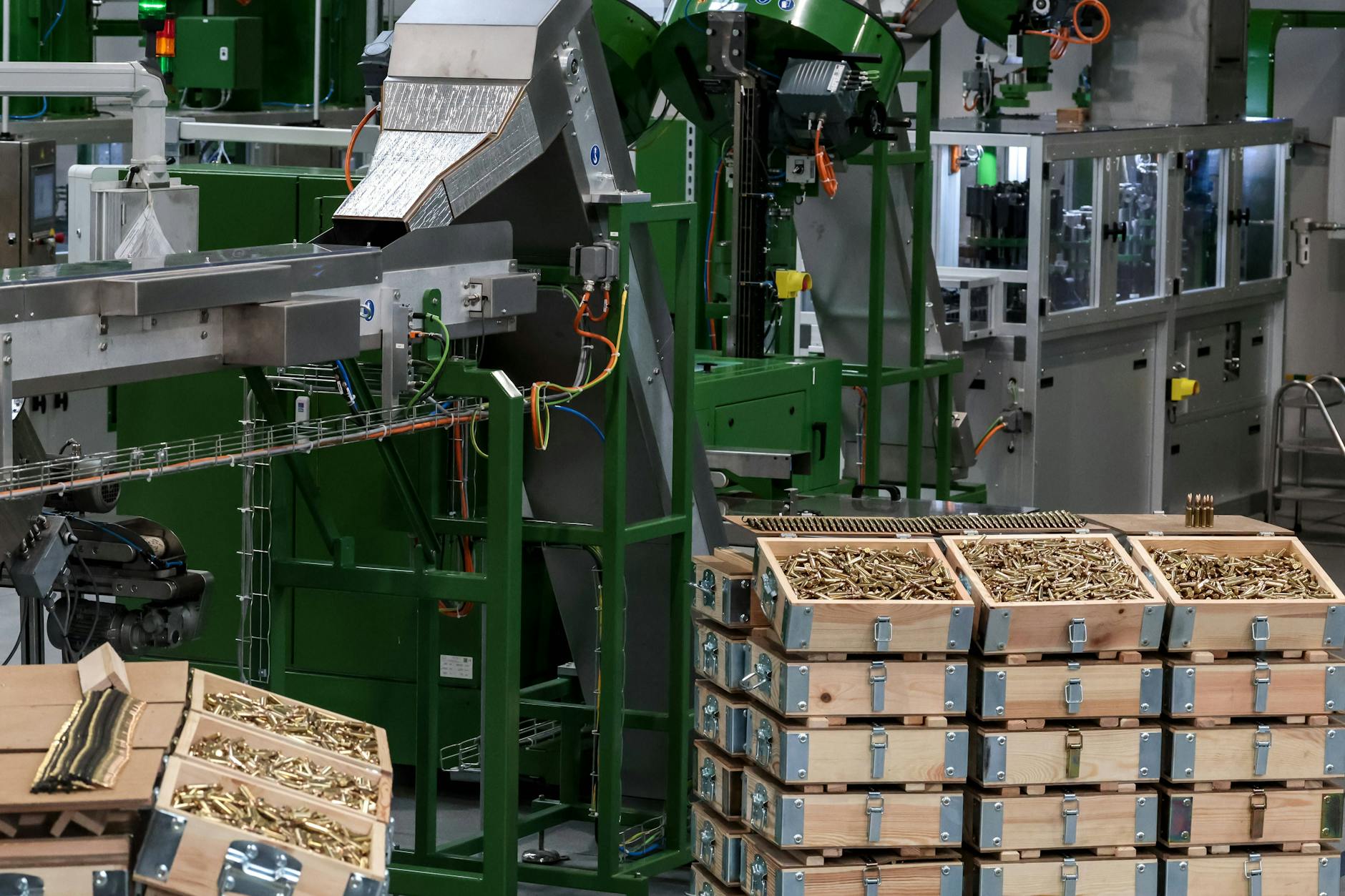 Eröffnungstag einer neuen Halle einer Munitionsfabrik in Polen, um die Produktion signifikant zu steigern
