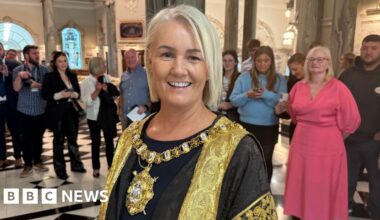 New mayors get their chains of office