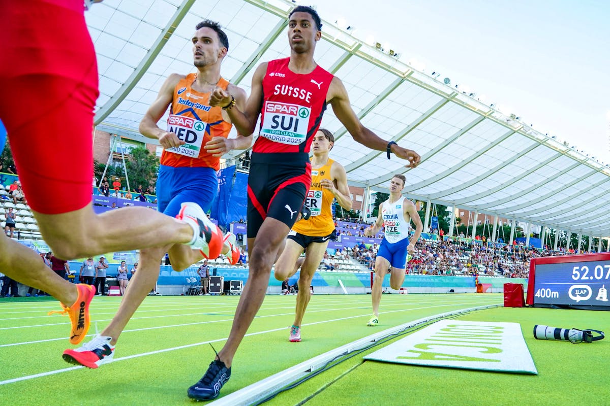Ivan Pelizza (à dr.) a rapporté de bons points à la Suisse sur 800m. Ivan Pelizza (à dr.) a rapporté de bons points à la Suisse sur 800m.