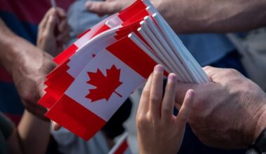 ‘A no-brainer’: Some bosses happily giving staff Monday off along with Canada Day