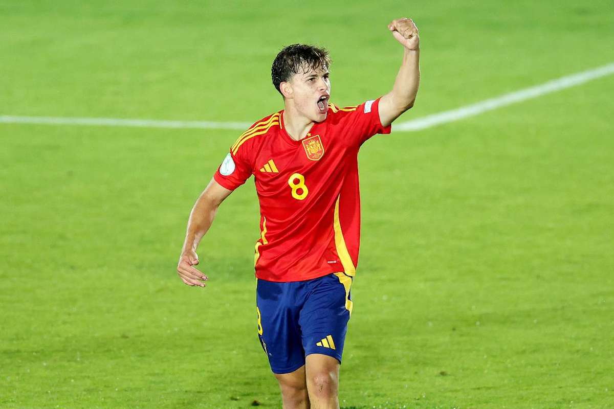 Fútbol: España sigue con buenas sensaciones en el Europeo sub 19 y se mete en semis (1-3)