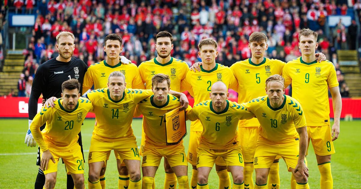 Be prošvaisčių: Lietuvos futbolininkai neprilygo danams
