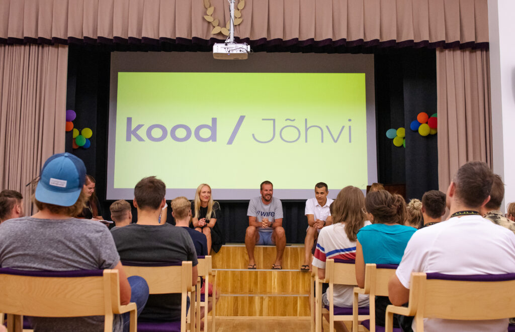 The cofounders Merlin Seeman, Taavet Hinrikus and Rainer Sternfeld speaking with the students at the Jõhvi coding school (kood/Jõhvi); photo by kood/Jõhvi.