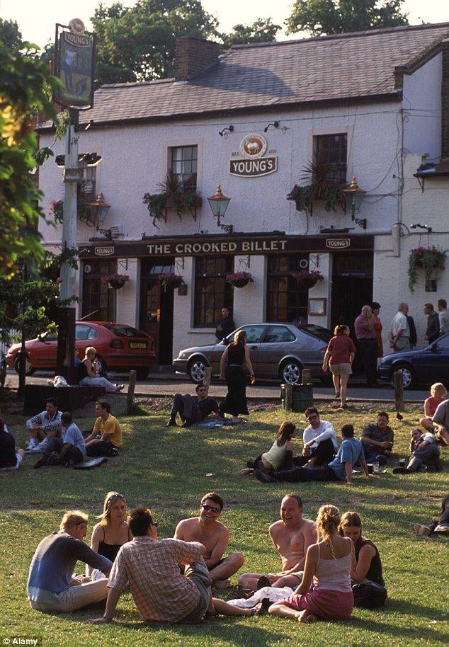 I have never seen a photo more that screams 2003 Summer in the UK