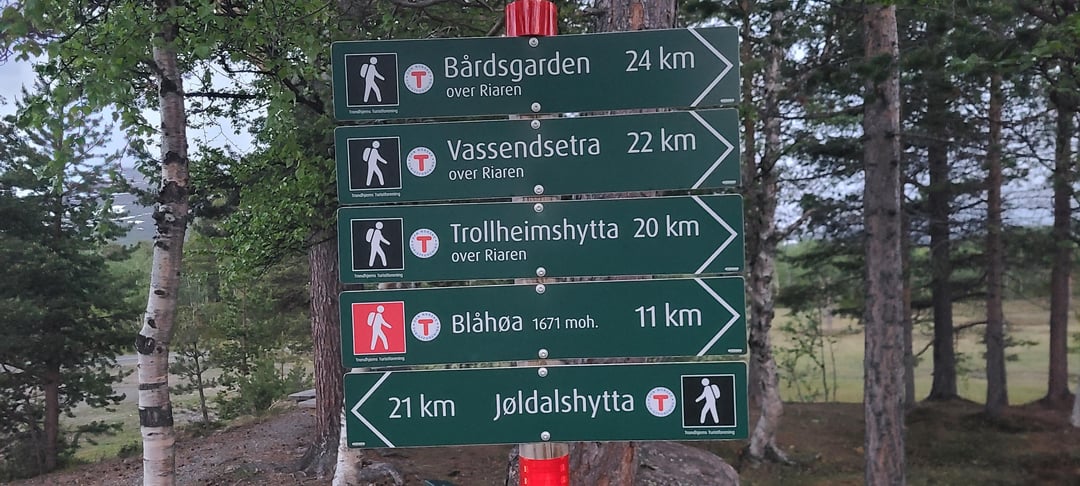 Spring Hiking in Trollheimen - Gjevilvasshytta to Vassendsetra