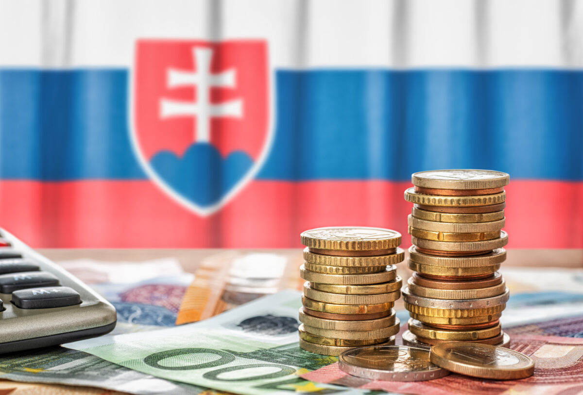 Slovensko zaostáva v investíciách. Fixné investície klesli a krajina stráca schopnosť lákať zahraničný kapitál