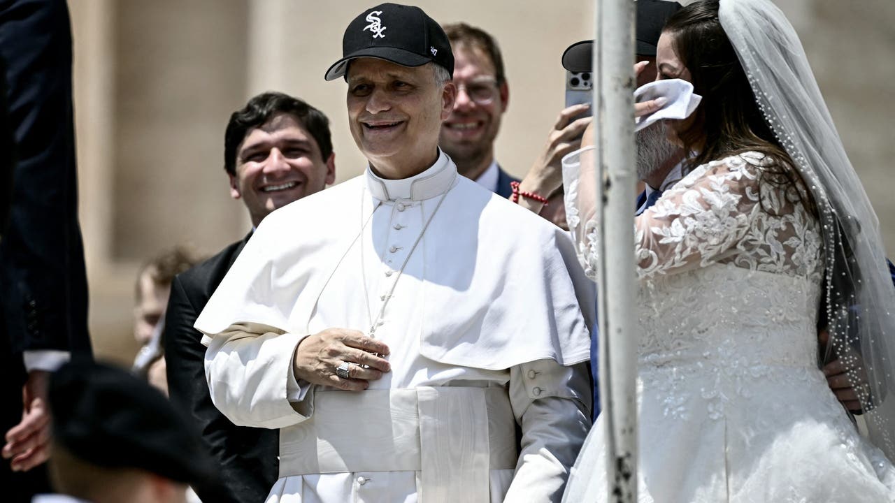 Newly weds who go viral for giving Pope Leo XIV his Chicago White Sox hat hail from the East Coast