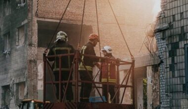 Pareigūnai: per masinę Rusijos dronų ataką Kyjive ir jo regione žuvo penki žmonės, dar 20 sužeista