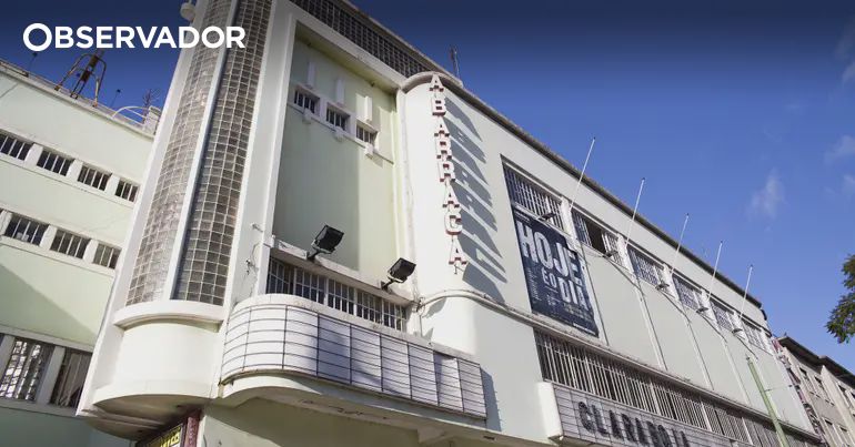 Ator Adérito Lopes agredido por grupo neonazi junto à Barraca. “Foi uma agressão gratuita, puro ódio”. Artista já saiu do hospital – Observador