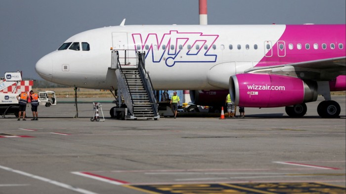 A Wizz Air plane