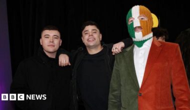 Kneecap performing at Glastonbury 'not appropriate', PM says